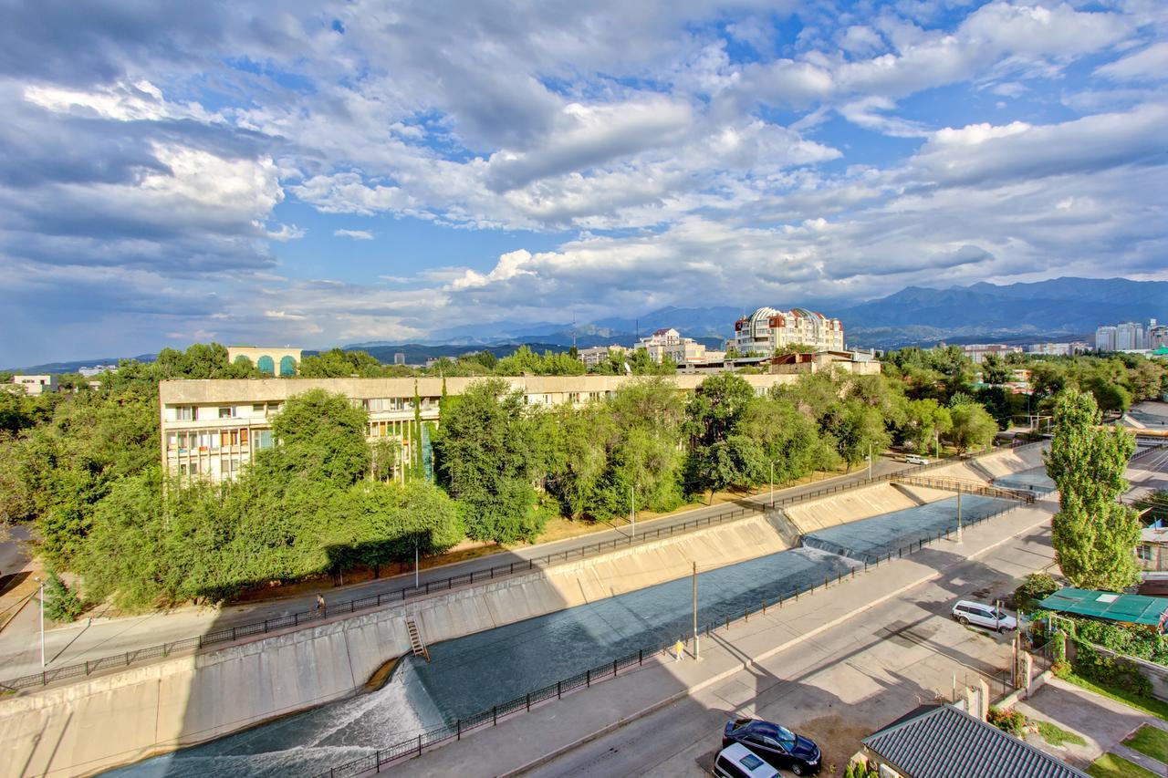 Plaza Hotel Almaty Bagian luar foto